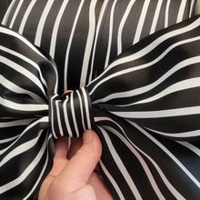Bow with Tails