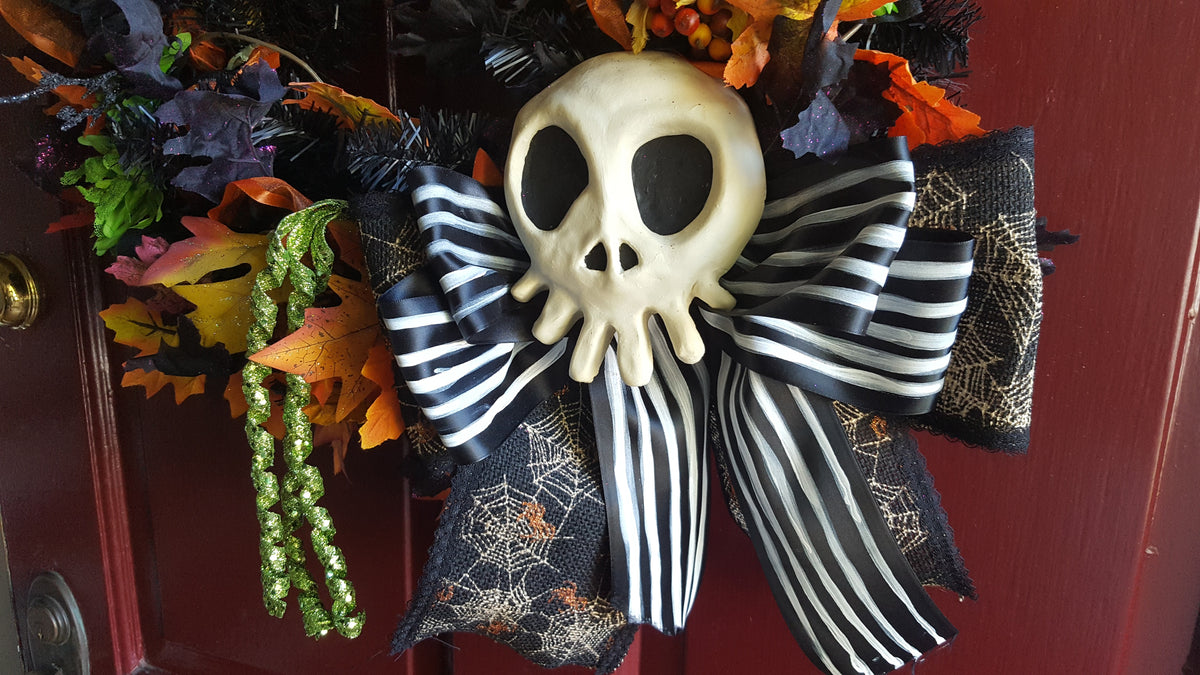 Mansion Skull Decoration Whimsy Bear