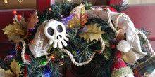 Mini Mansion Skull present toppers or ornaments