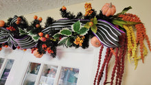 Mansion Stripe Bow Garland