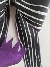 Haunted Mansion Style Pole Bow