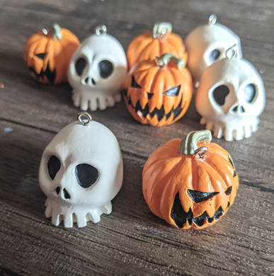 Itty Bitty Skull and Pumpkin Ornament Set