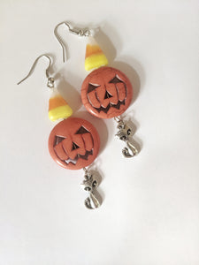 Cute festive Halloween Earrings.